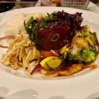 Public Kitchen - Asian Short ribs with mashed potatoes - Gastropubs Near Me - Wakefield, Massachusetts