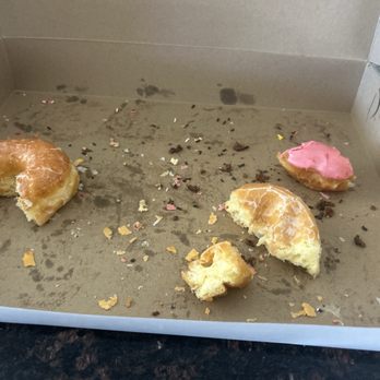Glaze Donuts AZ - Donuts after literally 2 minutes in my house! - Coffee & Tea Near Me - Cave Creek, Arizona