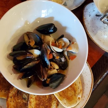 Bridgewater Fish House and Zebra Bar - Daily special clam and mussel in garlic sauce appetizer - Seafood Near Me - Florence, Oregon