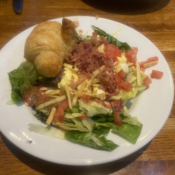 Rafferty's - House Salad - American Near Me - Florence, Kentucky