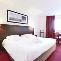Golden Tulip Paris CDG Airport Villepinte - Beautiful room! Nice view, large windows that fully open for fresh air