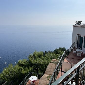 LE Agavi Hotel A Positano - View from room deck looking down onto other decks - Hotels & Travel Near Me - Positano, SA LE Agavi Hotel A Positano - View from room deck looking down onto other decks - Hotels & Travel Near Me - Positano, SA