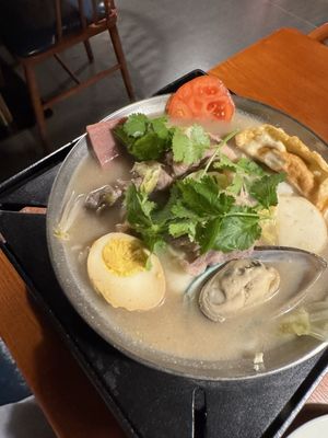 Etang Noodle & Hot Pot by null