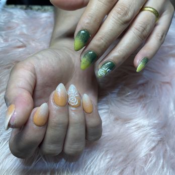 Heavenly Nails - Ombré （roses ) - Nail Salons Near Me - McDonough, Georgia