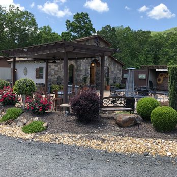 Serenity Cellars Winery - Outside seating and entrance. - Wineries Near Me - Cleveland, Georgia