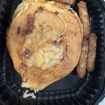 Imperial Diner - Apple Cinnamon Infused Pancakes and Turkey Sausage - Diners Near Me - Freeport, New York