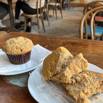 Urth Caffé - Orange - Banana poppyseed muffin and pumpkin pound cake - Coffee & Tea Near Me - Orange, California Urth Caffé - Orange - Banana poppyseed muffin and pumpkin pound cake - Coffee & Tea Near Me - Orange, California