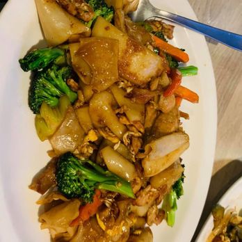 Thai Issan Cuisine - Pad Thai - Thai Near Me - Honolulu, Hawaii Thai Issan Cuisine - Pad Thai - Thai Near Me - Honolulu, Hawaii