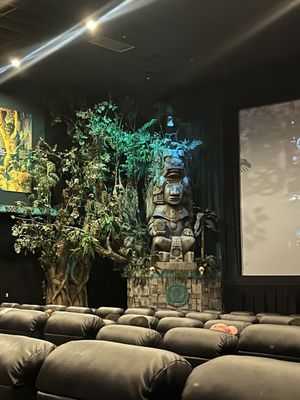 Hollywood Palms Cinema by null