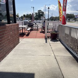 La cubanita sandwich - Seating outside