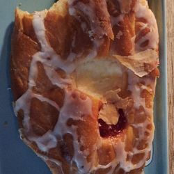 La Central Bakery - CHEESE DANISH