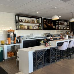 Bar area. Set up for fresh orange juice and also mixed drinks. Bar area. Set up for fresh orange juice and also mixed drinks.