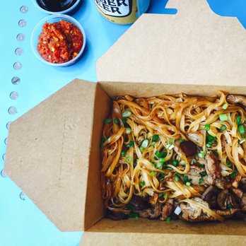 Foo Dog Curry Traders - Wild Mushroom & Ginger Beef Noodle - Vegan Near Me - Jacksonville, Florida