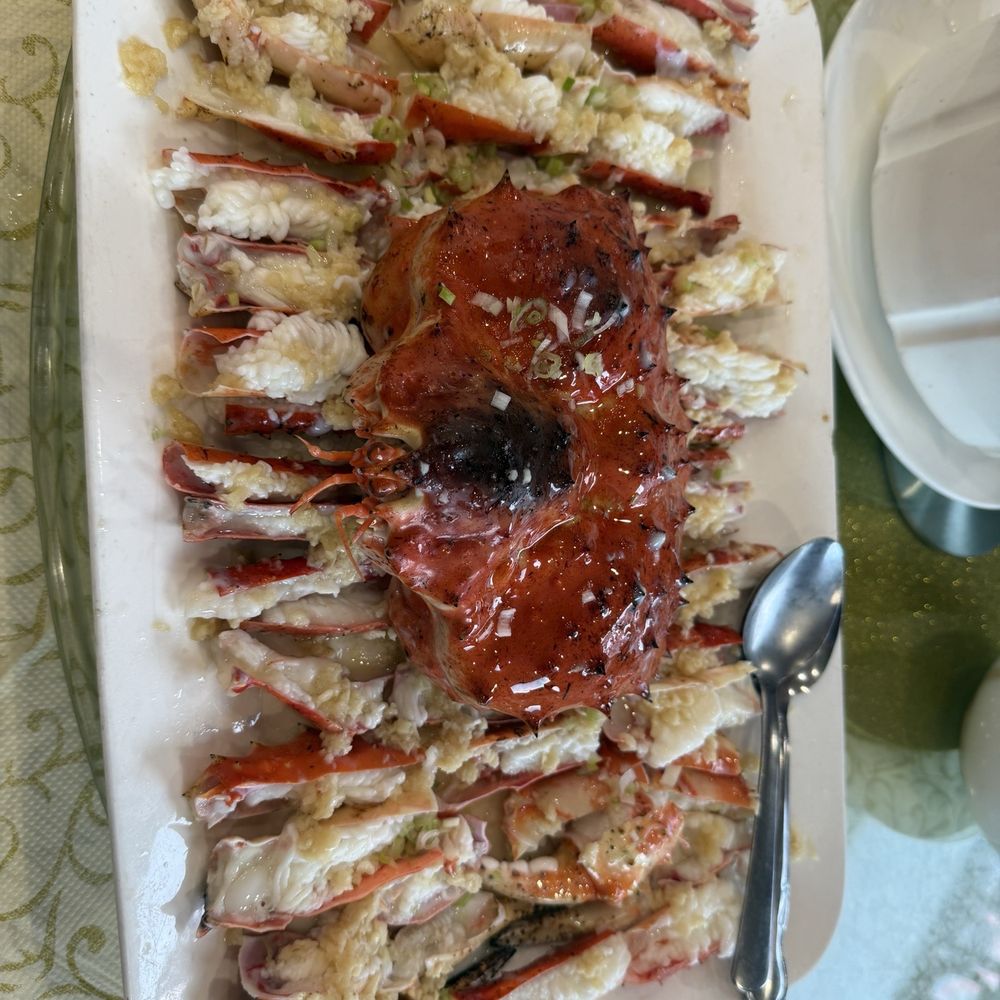 World Seafood Restaurant - King crab steamed with garlic - excellent! - Seafood Near Me - Alhambra, California