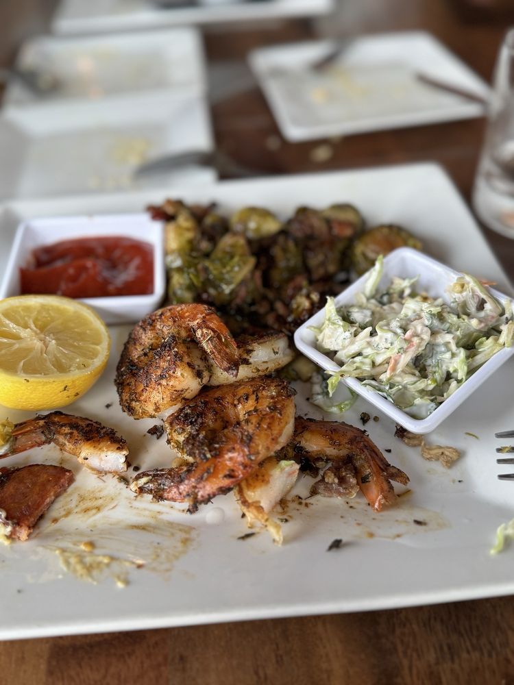 Social spots from Scottie's On The River