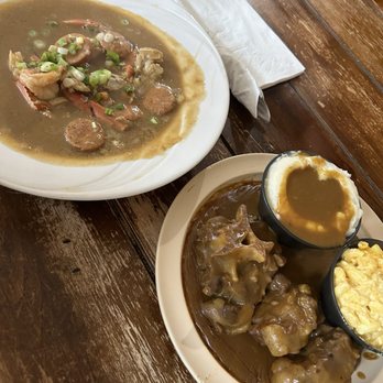 Chef Paul's Cafe - Gumbo w/ white rice and cornbread (Left) & Braised Oxtails with mashed potatoes and Mac&cheese (Right) - Soul Food Near Me - Fresno, California Chef Paul's Cafe - Gumbo w/ white rice and cornbread (Left) & Braised Oxtails with mashed potatoes and Mac&cheese (Right) - Soul Food Near Me - Fresno, California