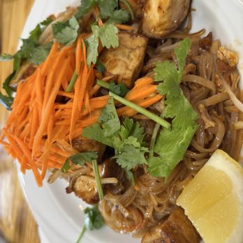 Thai Grindz & Laos Cusine - Tofu Pad Thai - Thai Near Me - Honolulu, Hawaii Thai Grindz & Laos Cusine - Tofu Pad Thai - Thai Near Me - Honolulu, Hawaii