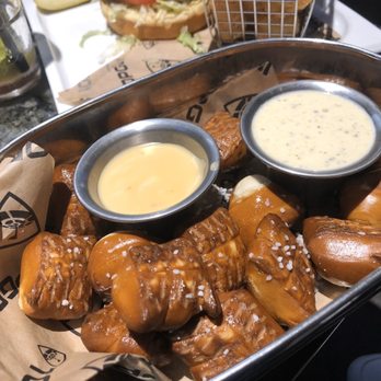 Topgolf - Pretzel bites - New American Near Me - Jacksonville, Florida