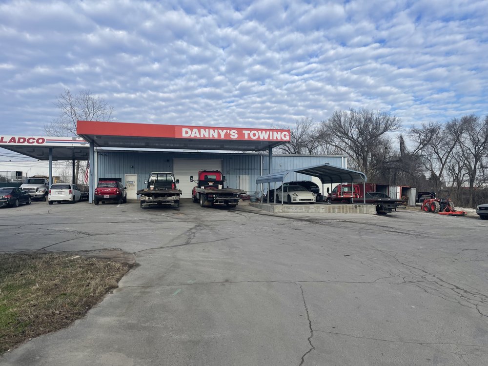 DANNY’S TOWING Updated October 2024 1319 Franklin St, Clarksville, Tennessee Towing