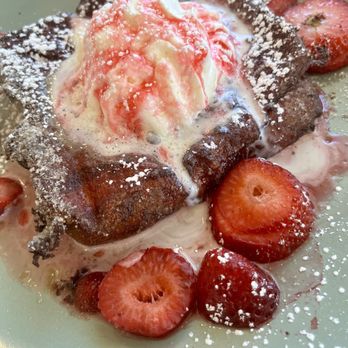 AVGO - Strawberry Churro French Toast - Breakfast & Brunch Near Me - Saint John, Indiana AVGO - Strawberry Churro French Toast - Breakfast & Brunch Near Me - Saint John, Indiana