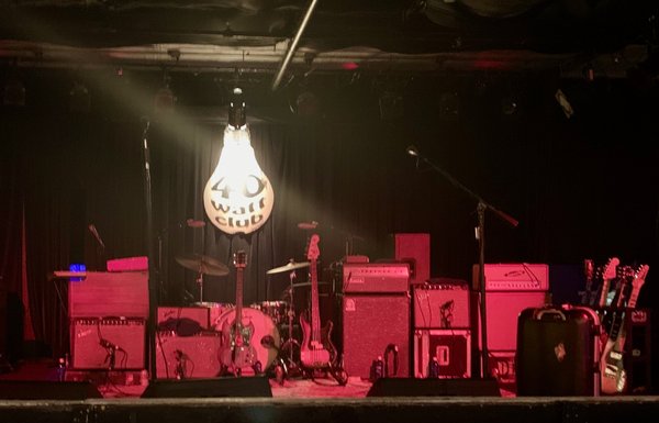 40 Watt Club by null