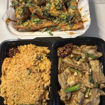AT Kitchen - Crab Rangoon nachos, Thai fried rice, crispy pad see ew - Food Trucks Near Me - San Jose, California