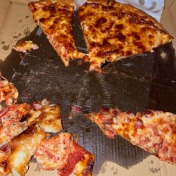 Captain's Pizza Restaurant & Bar - Nasty grease crap