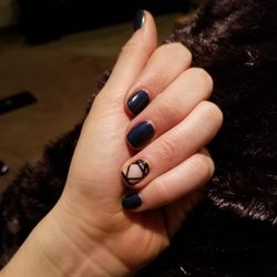 Laura's Nail Lounge - Shellac Manicure