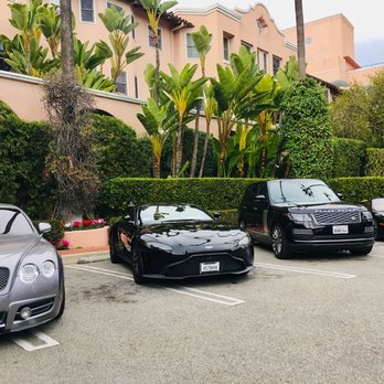 Polo Lounge - Great to see some nice wheels - New American Near Me - Beverly Hills, California