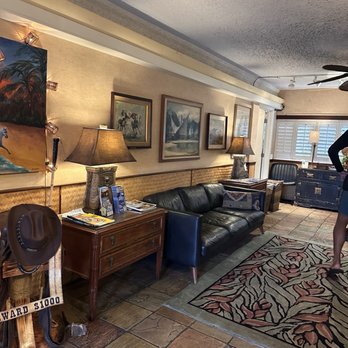 The Equus - Hotels Near Me - Honolulu, Hawaii