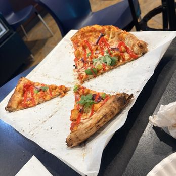 Sapori Di 786 Degrees - Tikka masala pizza - Pizza Near Me - Pasadena, California Sapori Di 786 Degrees - Tikka masala pizza - Pizza Near Me - Pasadena, California