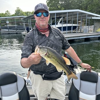 Mike Doll Fishing Guide and Charter Captain Experience - Oh Yes. Nice Bass - Fishing Near Me - Eldon, Missouri Mike Doll Fishing Guide and Charter Captain Experience - Oh Yes. Nice Bass - Fishing Near Me - Eldon, Missouri