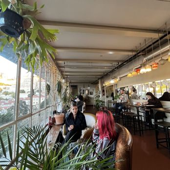Café da Garagem - Inside - Cafes Near Me - Lisbon, 11