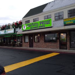the front of a grocery store