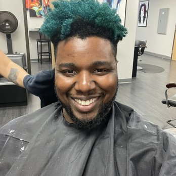 Janell Marie paints - Freshly new color added Ombré Green - Hair Stylists Near Me - San Antonio, Texas