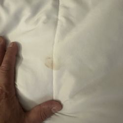 Microtel Inn & Suites by Wyndham Miami - Stain under my top sheet