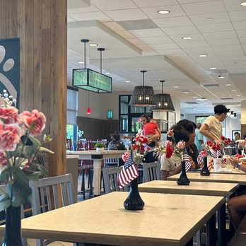 Chick-fil-A - Pretty nice fast food ambience - Chicken Shop Near Me - Kahului, Hawaii
