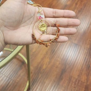 Hey Friends - Uber cute - Used, Vintage & Consignment Near Me - Ventura, California Hey Friends - Uber cute - Used, Vintage & Consignment Near Me - Ventura, California