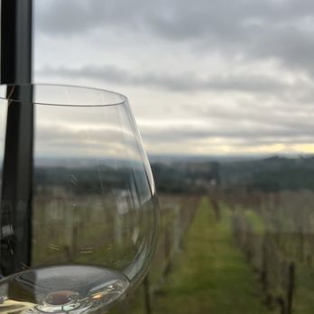Furioso Vineyards - Wine Tasting Room Near Me - Dundee, Oregon