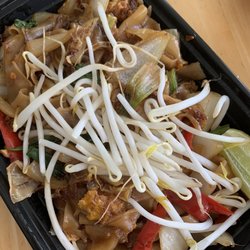 Pinto Thai Kitchen - Pad Kee Mao with chicken