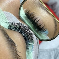 Lashtique Studio - Wispy Full set + Color