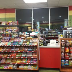 Shell Service Station - This place is pretty clean for a gas station.