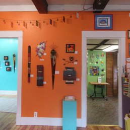 Lots of rooms to visit, each containing more beautiful art! Lots of rooms to visit, each containing more beautiful art!