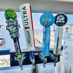 Capt Max’s Bar & Grill - Drafts beers!