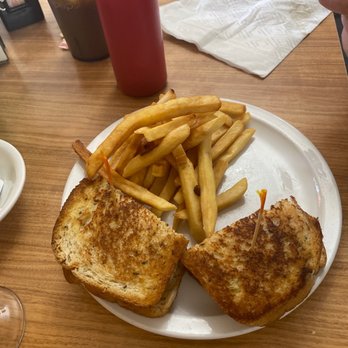 The Broken Yolk - Breakfast & Brunch Near Me - Holiday, Florida The Broken Yolk - Breakfast & Brunch Near Me - Holiday, Florida