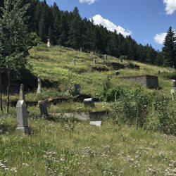 Idaho Springs Cemetery - Hills and hills of stones