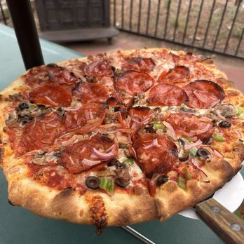 Gigi's Pizza and More - 1/2 Supreme 1/2 Meat Lovers - Pizza Near Me - Heber-Overgaard, Arizona Gigi's Pizza and More - 1/2 Supreme 1/2 Meat Lovers - Pizza Near Me - Heber-Overgaard, Arizona