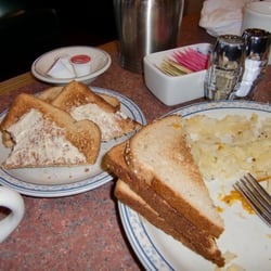 Shari's Cafe and Pies - Dry toast without any butter and replacement toast that was cold and stale.