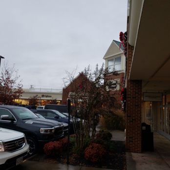 Williamsburg Premium Outlets - Shopping Centers Near Me - Williamsburg, Virginia Williamsburg Premium Outlets - Shopping Centers Near Me - Williamsburg, Virginia
