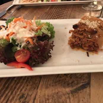 SIGGIS - Lasagna and side salad - Vegan Near Me - Munich, BY
